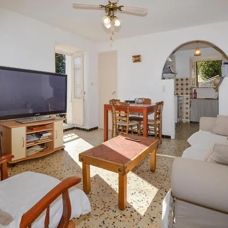 2 Bedroom Stunning In San-gavino Di Carbini Tatil Evi *