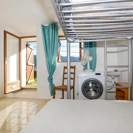 Dom wakacyjny 2 Bedroom Stunning Home In San-Gavino Di Carbini San-Gavino-di-Carbini